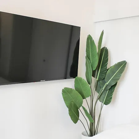 Bright With Wifi Near Montmartre Appartement